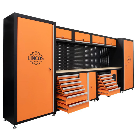 Modulárny garážový úložný systém s pracovnou doskou, skrinkami a perforovaným panelom