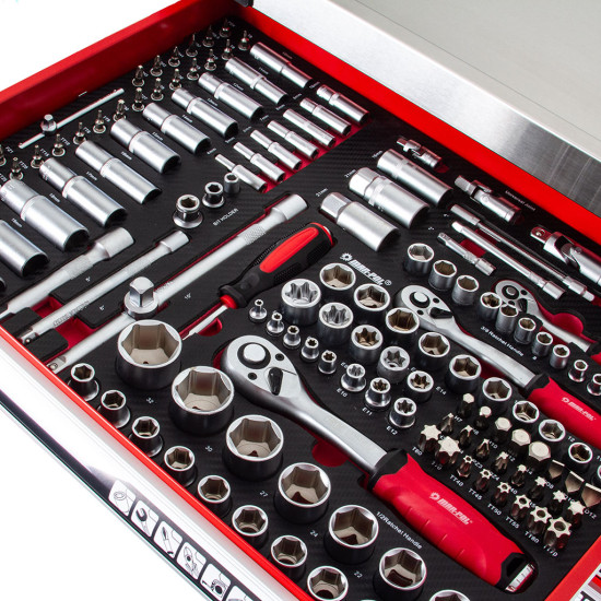 Servisná skrinka 7 zásuvková MAR-POL