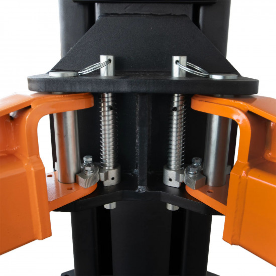 Dvojstĺpový zdvihák s elektrickým odistením západiek, nosnosť 5,5t, 230V / 400V